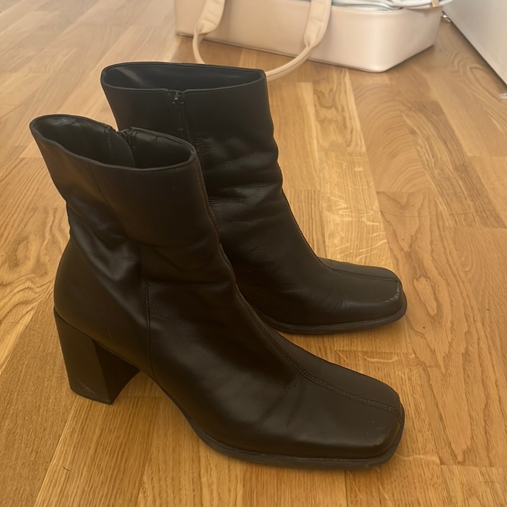 Vintage Parade Square toe black bootie size 7